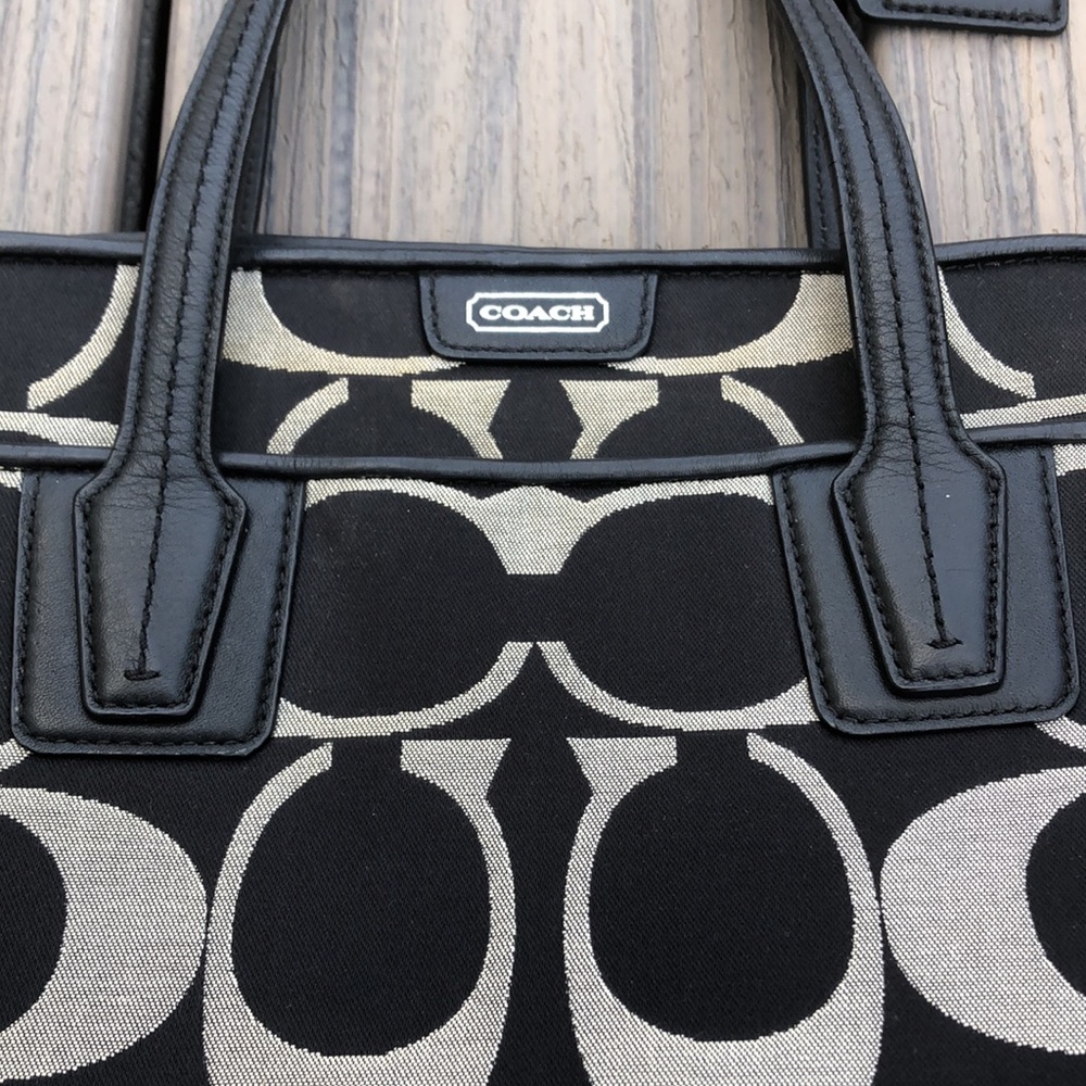 Coach purse handbag black leather gray signature C pattern shoulder bag zipper - Picture 2 of 11